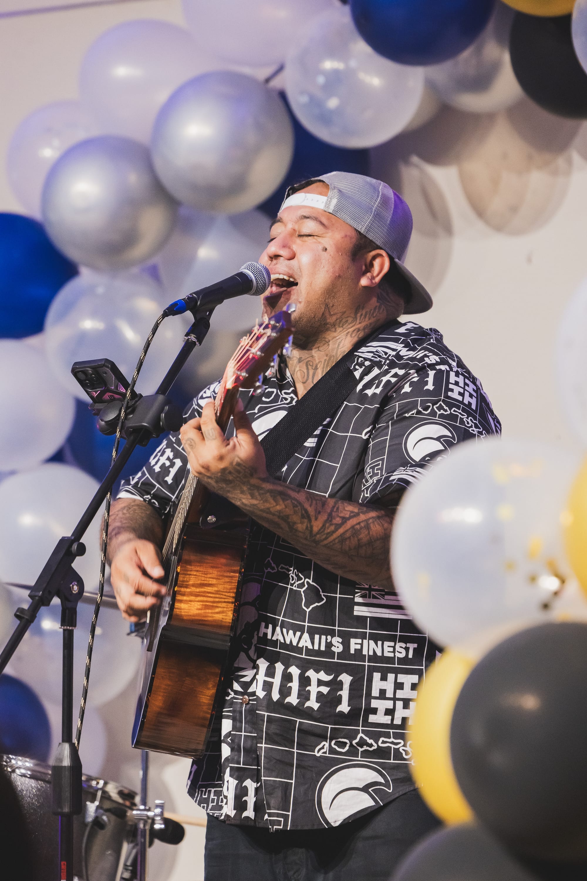 Graduation party portrait on Oahu by Project Story Hawaii
