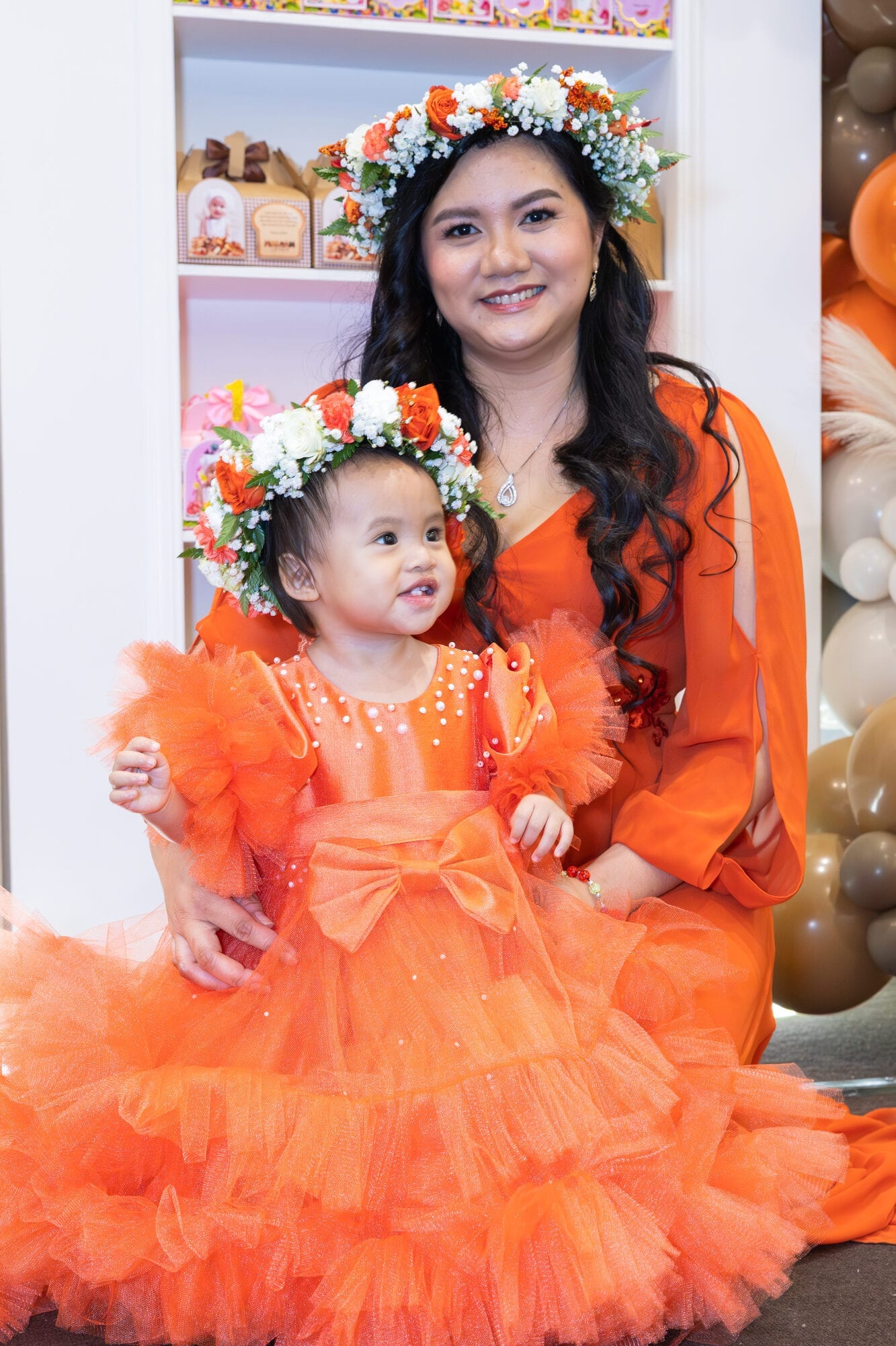 Guests celebrating together at an Oahu party event photographed by Project Story Hawaii